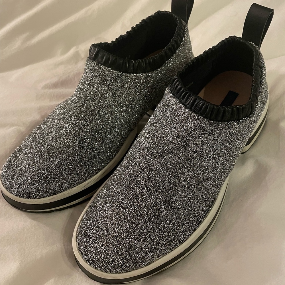 Stuart Weitzman fashion pull on sneaker